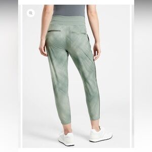 NWT ATHLETA Nolita Slim Tapered Print Crop Jogger Sz 0